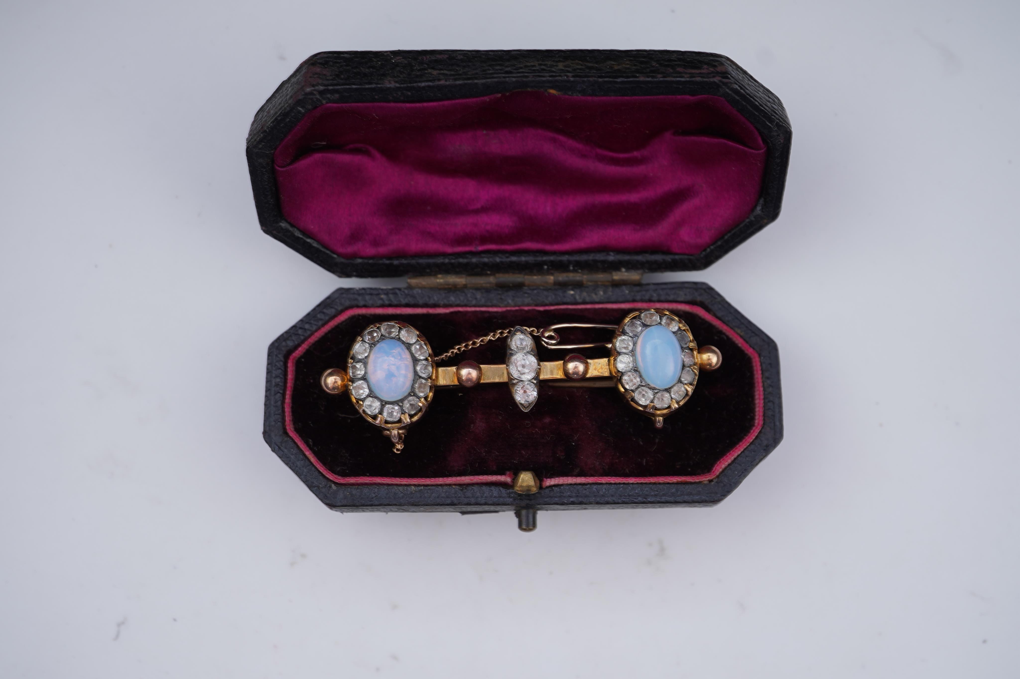 A collection of jewellery